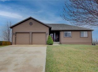 20541 W 201st St, Spring Hill, KS 66083