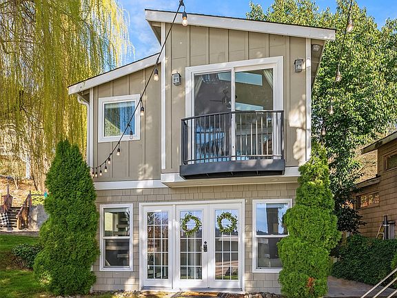 4th image of 1119 E Lake Sammamish Parkway NE