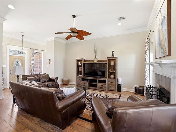 3rd image of 110 Avalon Pl