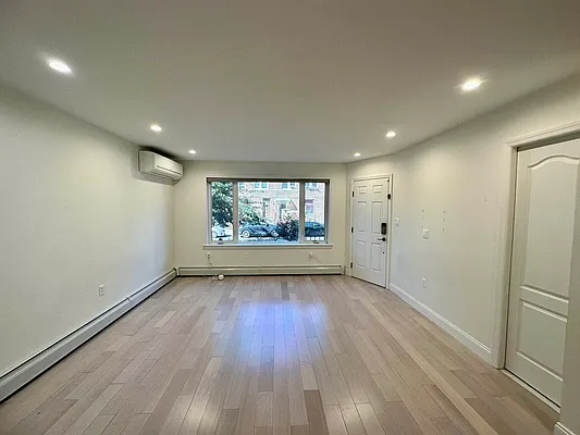 Rented by E Realty International Corp | media 6
