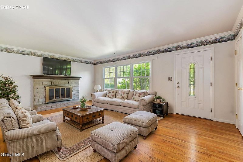 5th image of 9 Florence Avenue