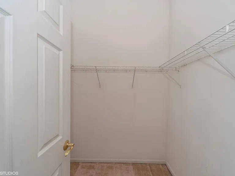 593 Prestwick Ln — Photo 10