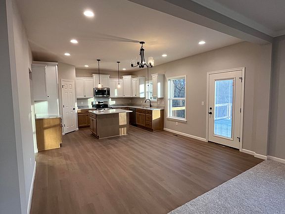 2nd image of 1218 Breckenridge Ln