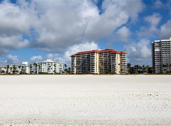 4th image of 180 Seaview Ct APT 1113