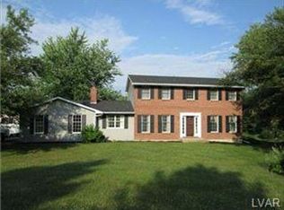 9954 Windswept Ct, Breinigsville, PA 18031