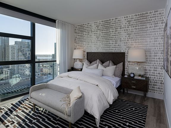 4th image of 1440 Columbia St #5253165