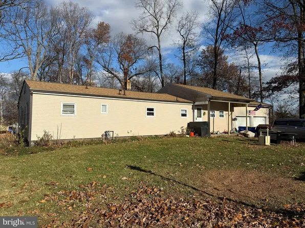 15 Foundry Rd, Shrewsbury, PA 17361