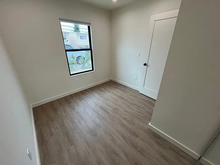 Newly Remodeled 2 Bed 1 Bath Unit in PB — Photo 16