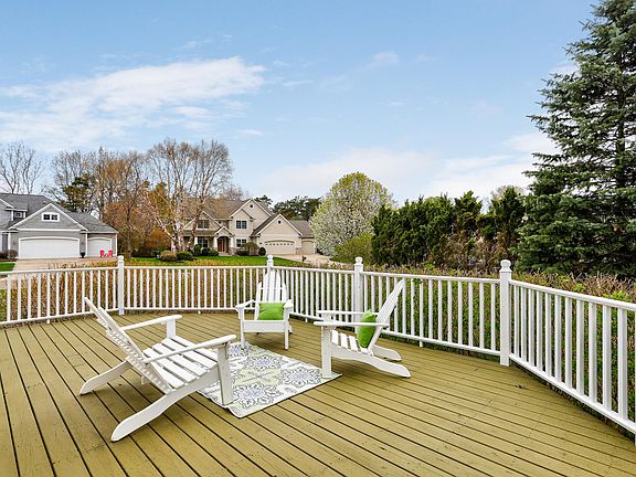 2nd image of 2984 Brookwind Dr