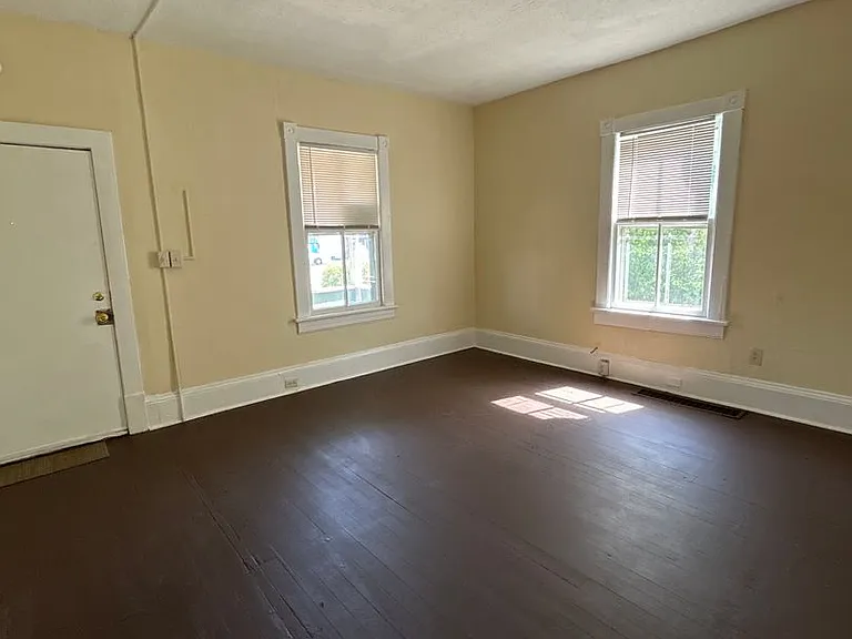 1114 Lafayette Blvd NW — Photo 6
