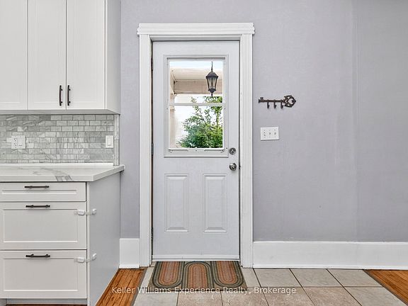 4th image of 2936 Flos Cres W #6