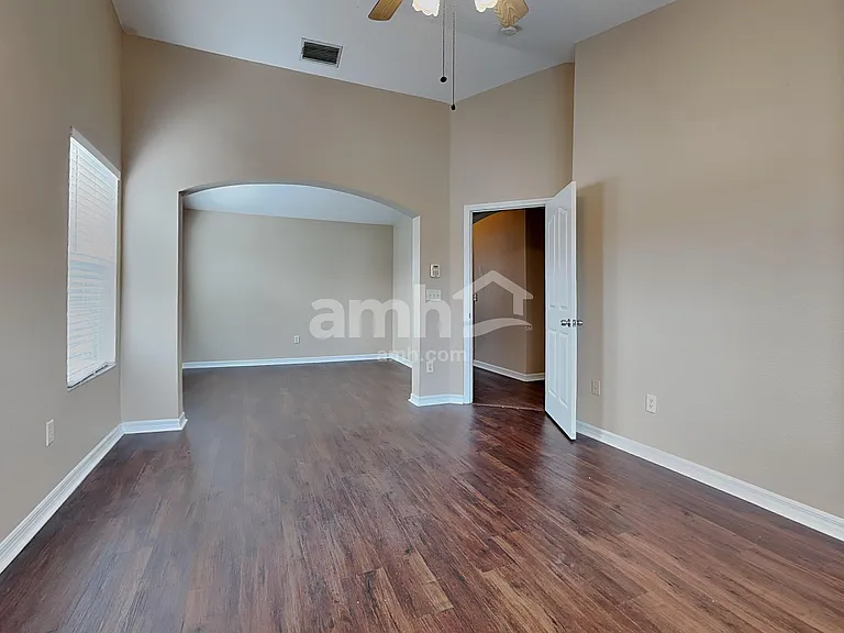 10602 Drayton Ct — Photo 11