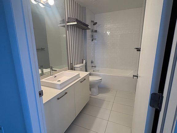 5th image of 151 SE 1st St APT 2401