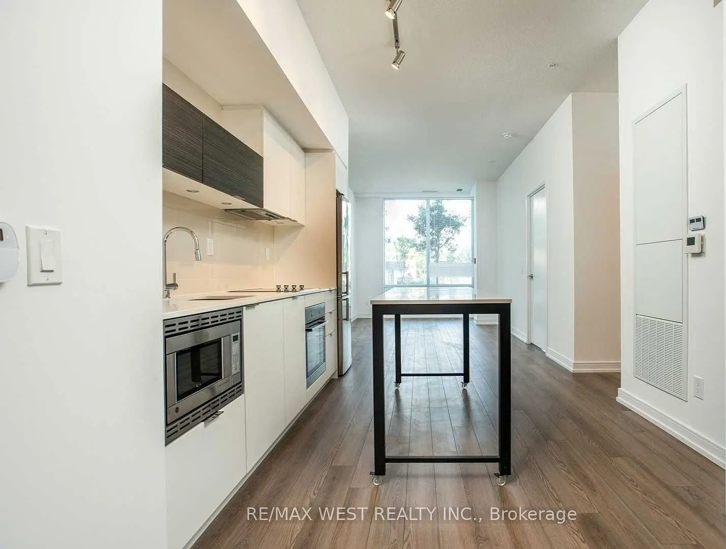 20 Thomas Riley Rd — Photo 4
