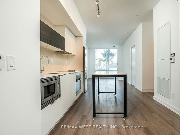 4th image of 20 Thomas Riley Rd #103