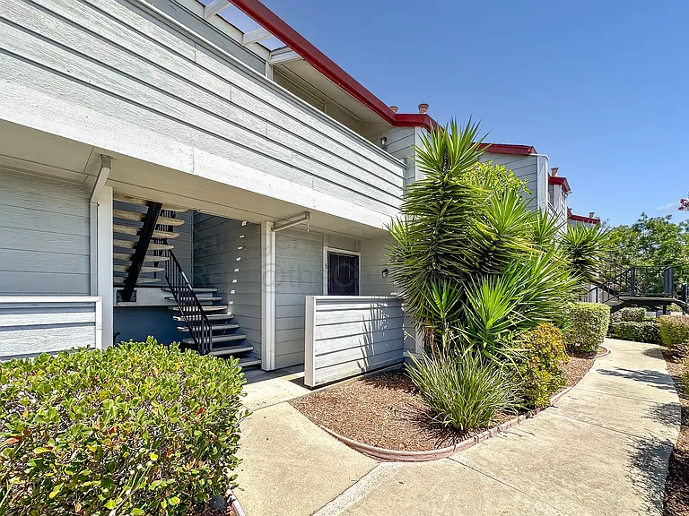 29621 Red Oak Ct #8 — Photo 13