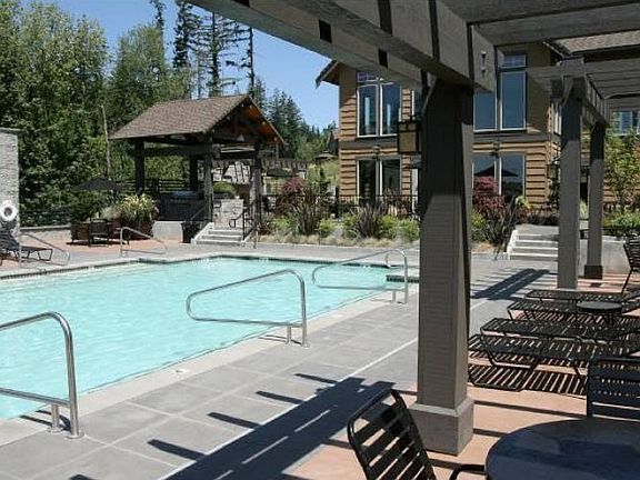Club House & Pool