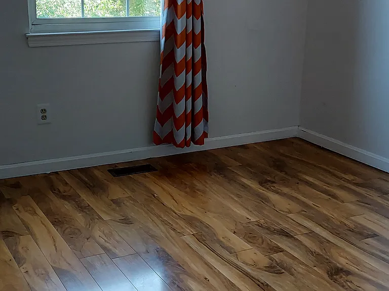 1012 Travis Ln — Photo 5