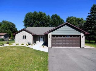 4104 N Lunar Dr, Janesville, WI 53546