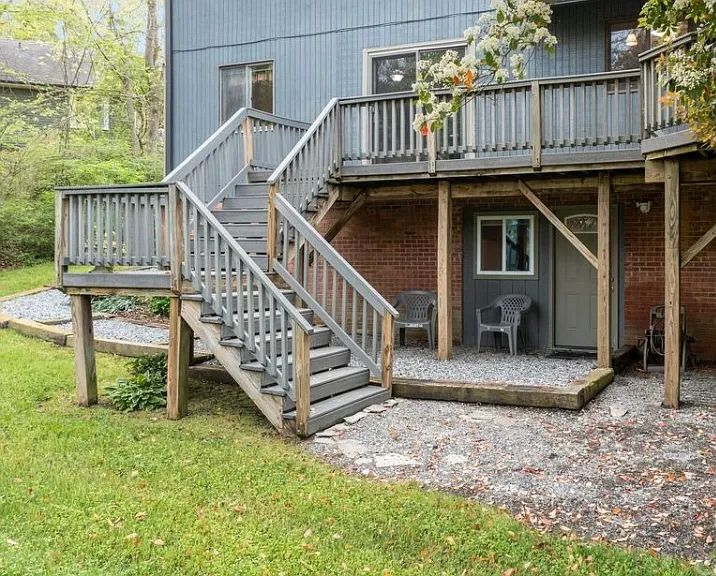 586 Mirawood Trl NE — Photo 2