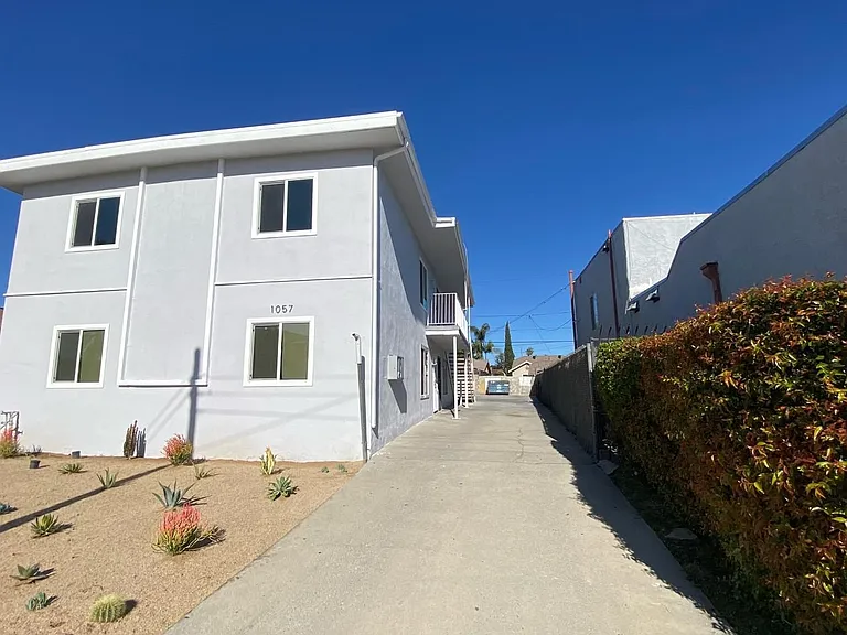 1057 E Hyde Park Blvd #A — Photo 13
