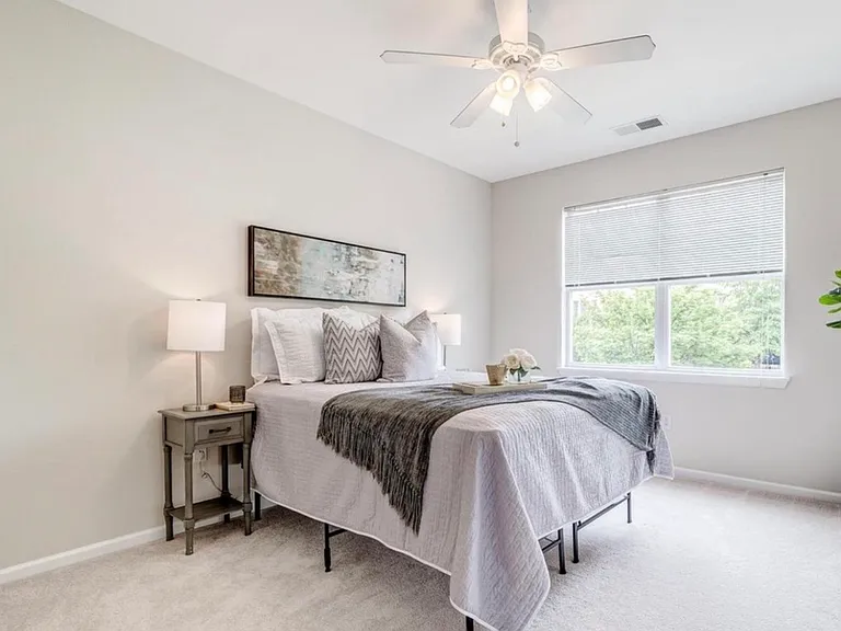 12900 Centre Park Cir #8 — Photo 4