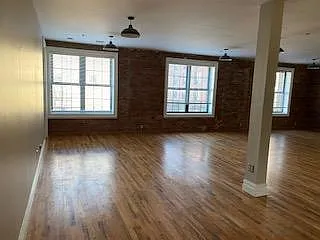 520 Bay St #3