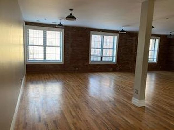 520 Bay St FLOOR 3