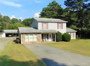 404 Woodland Ter, Calhoun, GA 30701