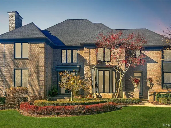 2636 Pebble Beach Dr, Oakland, MI 48363