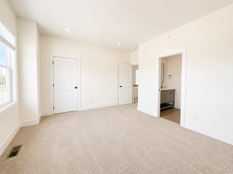 1385 Meridian St — Photo 26