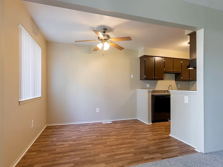 Gibraltar Pointe Apartments — Photo 22