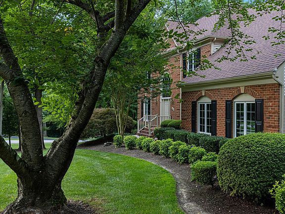3rd image of 7609 S Valley Dr
