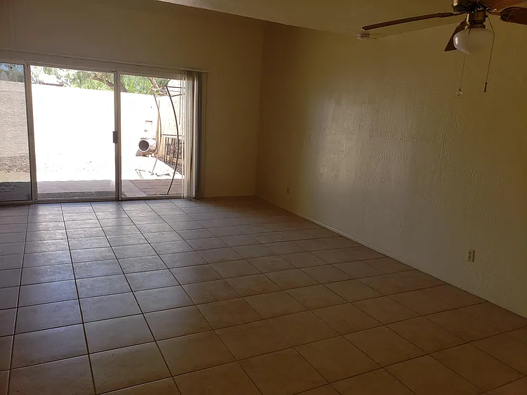 1536 S River Dr — Photo 9