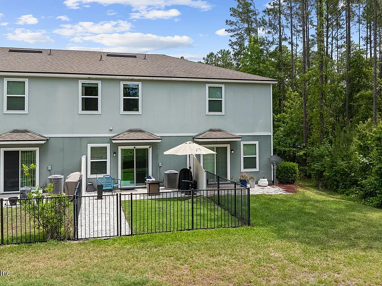 470 Servia Dr — Photo 31