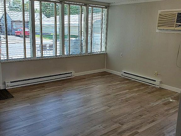 4th image of 1323 Tunis Ave