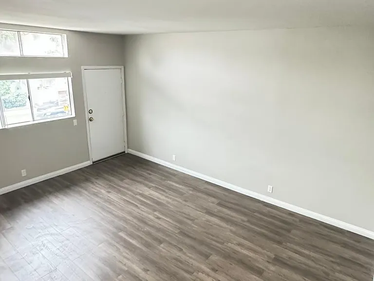 12303 Moorpark St #104 — Photo 12
