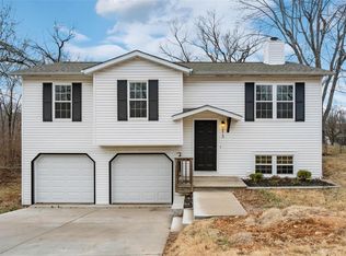 2413 Angela Dr, High Ridge, MO 63049