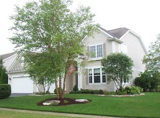 1367 Mulberry Ln, Cary, IL 60013