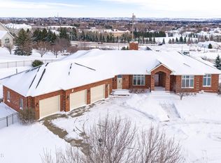 901 Corvette Cir, Bismarck, ND 58503