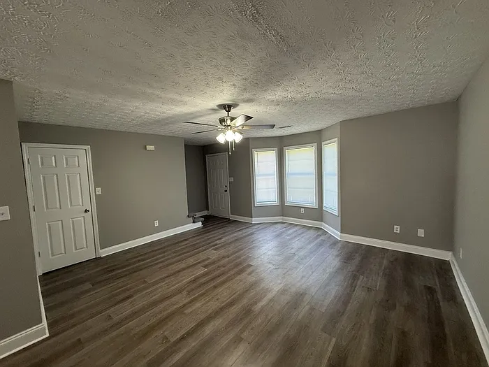 289 Westchester Dr #1 — Photo 2
