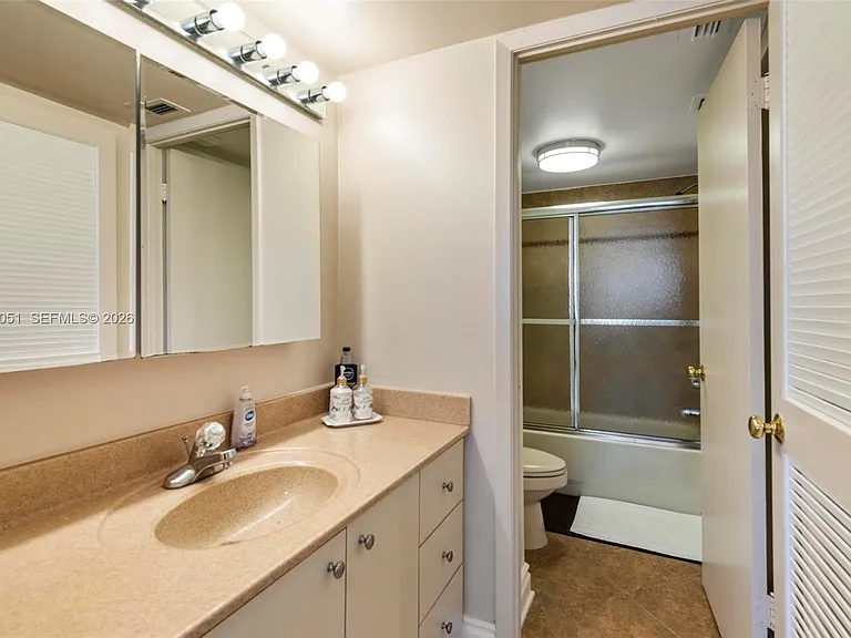 18061 Biscayne Blvd #303 — Photo 22