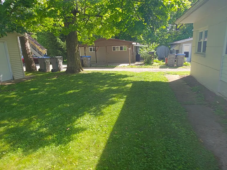 1701 Poplar St #B — Photo 20