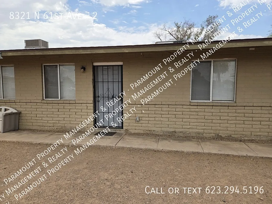 **Move in Special 2 Bed/1 Bath ready for immediate move in — Photo 1