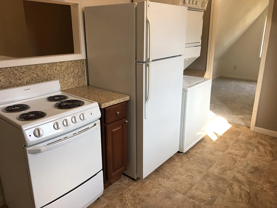 Nice kitchen with all appliances included.
