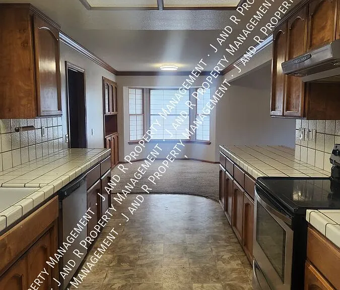 6709 Frates Way — Photo 6