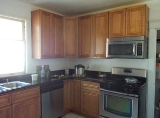 212 Blackhawk Ave, Aurora, IL 60506