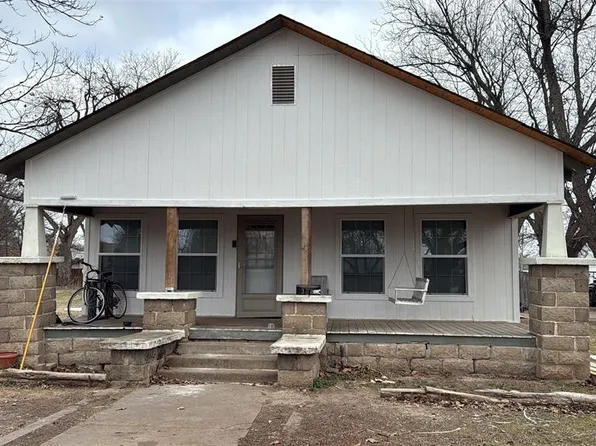 308 S 7th St, Davis, OK 73030