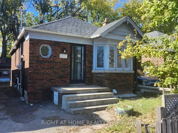 1842 Keele St, Toronto, ON M6M 3X4