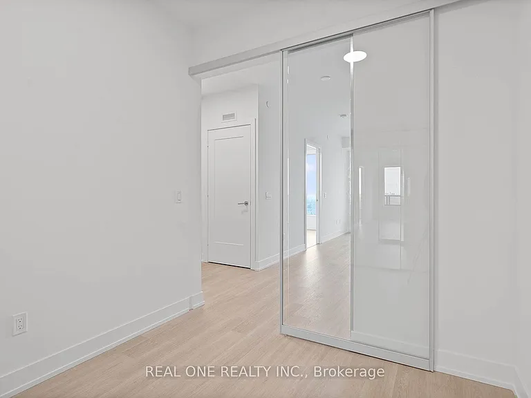 60 Central Park Dr #1602 — Photo 18